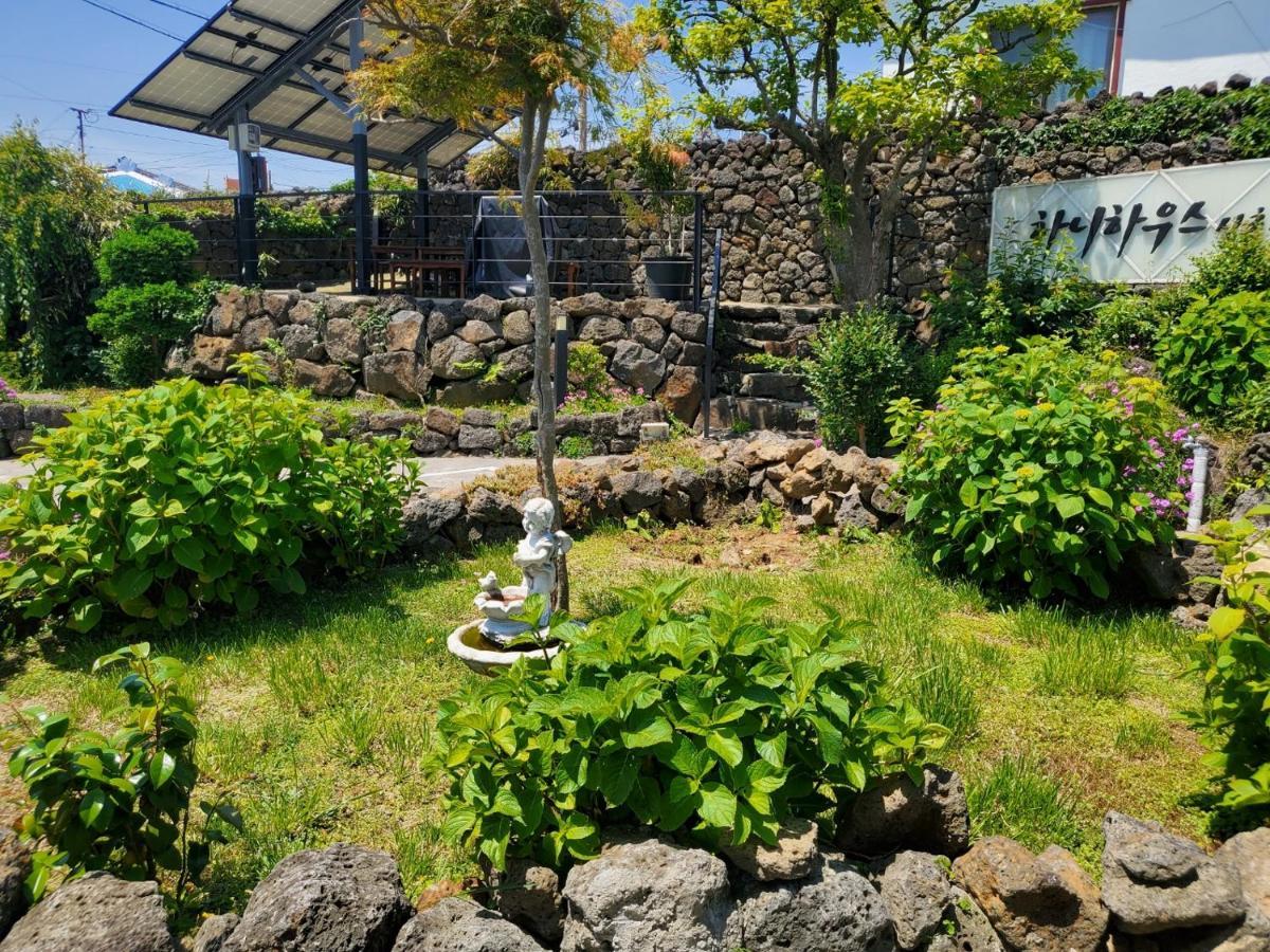 Hanihaus Sinchon-Ri Jeju Exterior photo